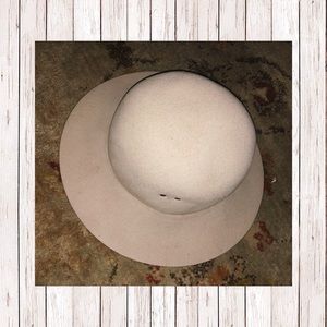 Urban Outfitters staring at stars beige floppy hat
